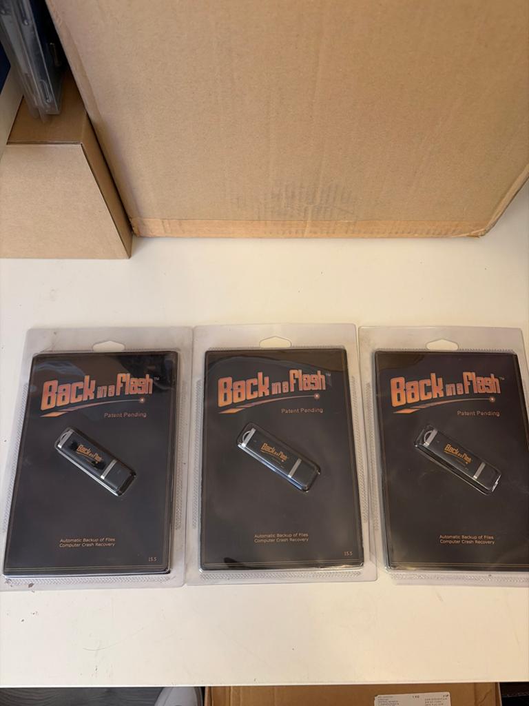 Back to Flash USB-stick voor automatische back-up (3 stuks), Ophalen of Verzenden, Zo goed als nieuw, 16 GB