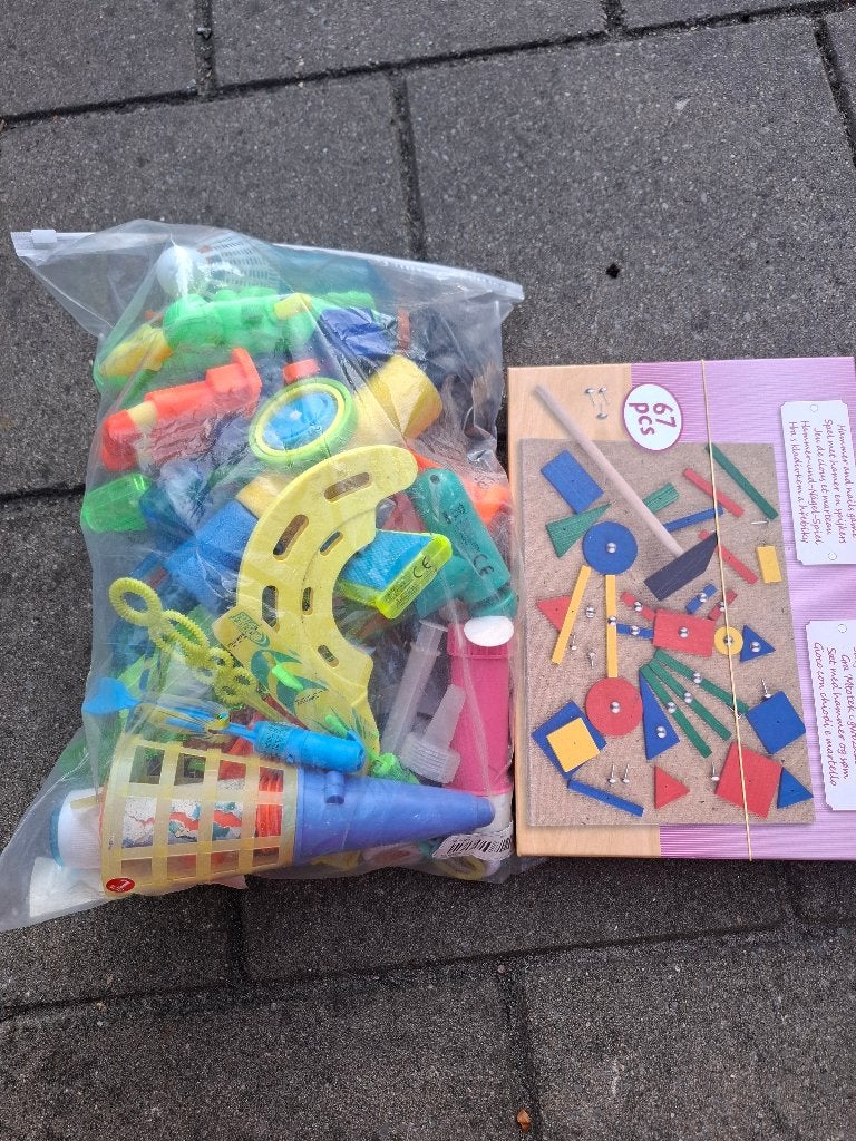 Gratis speelgoed voor een jongen, Ophalen