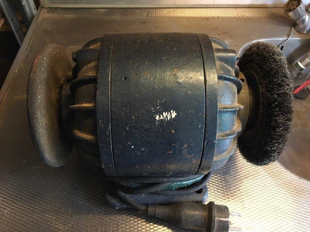 Werkbankslijpmachine met slijpsteen en staalborstel, Ophalen, Gebruikt, Minder dan 700 watt, Werkbankslijpmachine