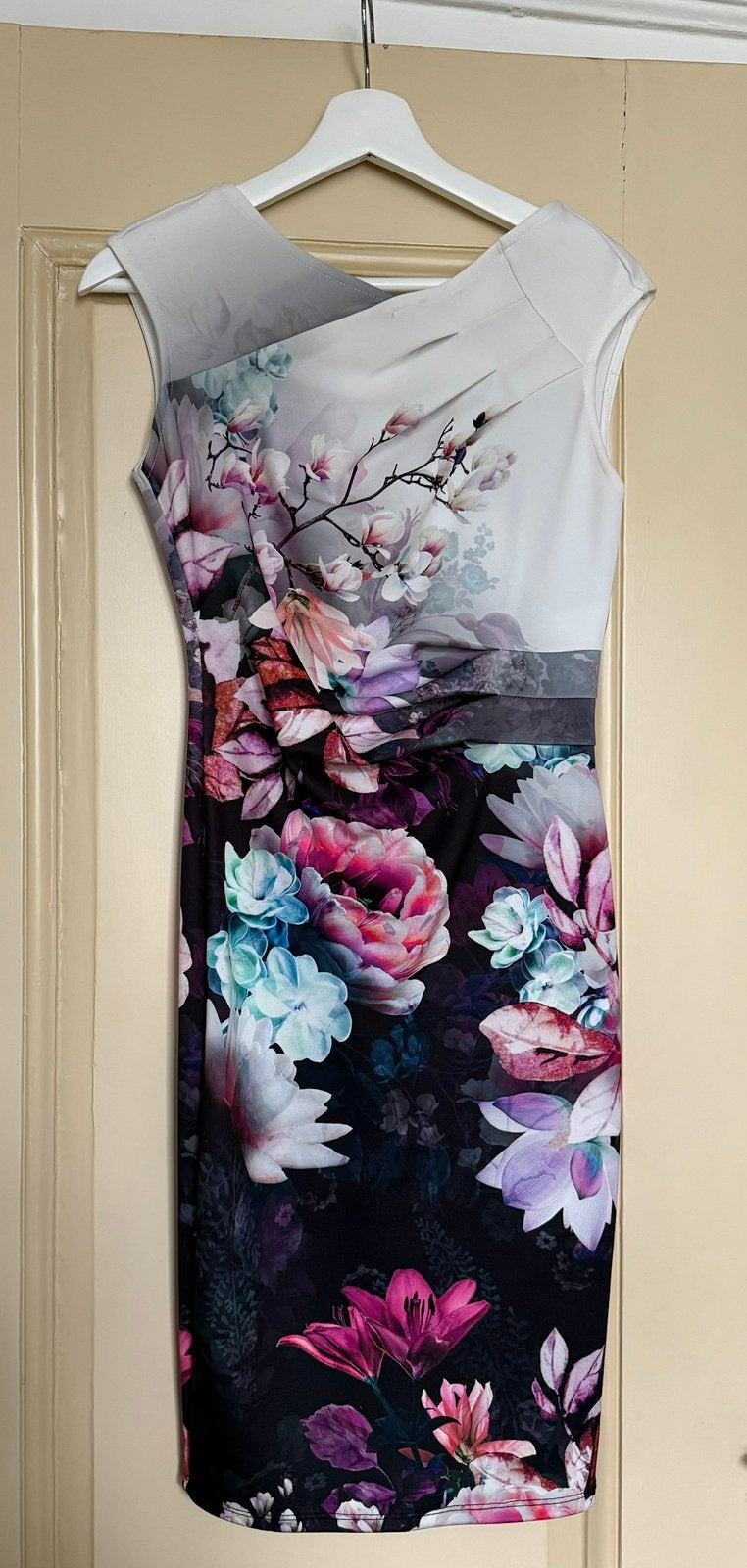 Lipsy Jurk met Bloemenprint - Maat 38 (M), Maat 38/40 (M), Meerkleurig, Ophalen of Verzenden, Zo goed als nieuw