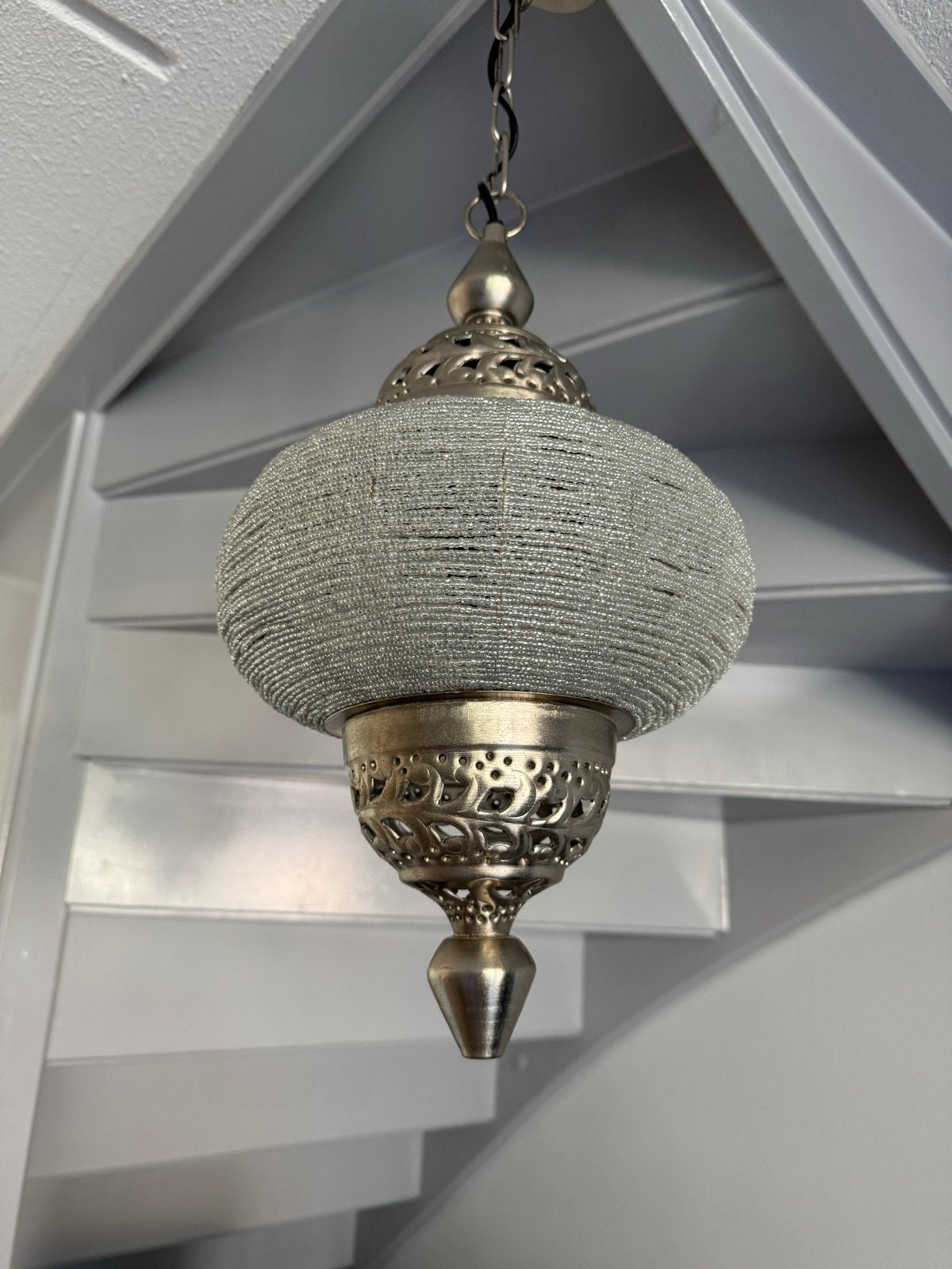Oosterse hanglamp - Zilverkleurig met kralen, Huis en Inrichting, Lampen | Hanglampen, Ophalen, Gebruikt, Metaal, E27 (groot)