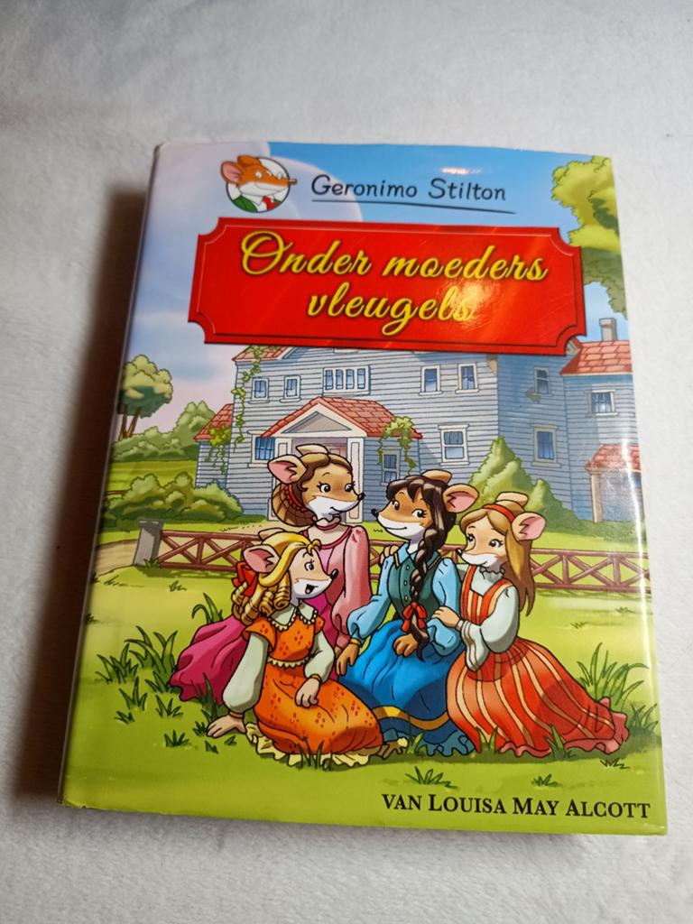 Geronimo Stilton - Onder moeders vleugels, Boeken, Fictie algemeen, Geronimo Stilton, Ophalen of Verzenden, Zo goed als nieuw