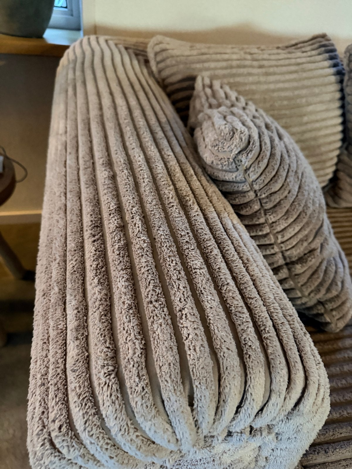 Rofra Loveseat Rib Velours - Beige/Zandkleur, Ophalen, Tweepersoons, Zo goed als nieuw, Minder dan 150 cm