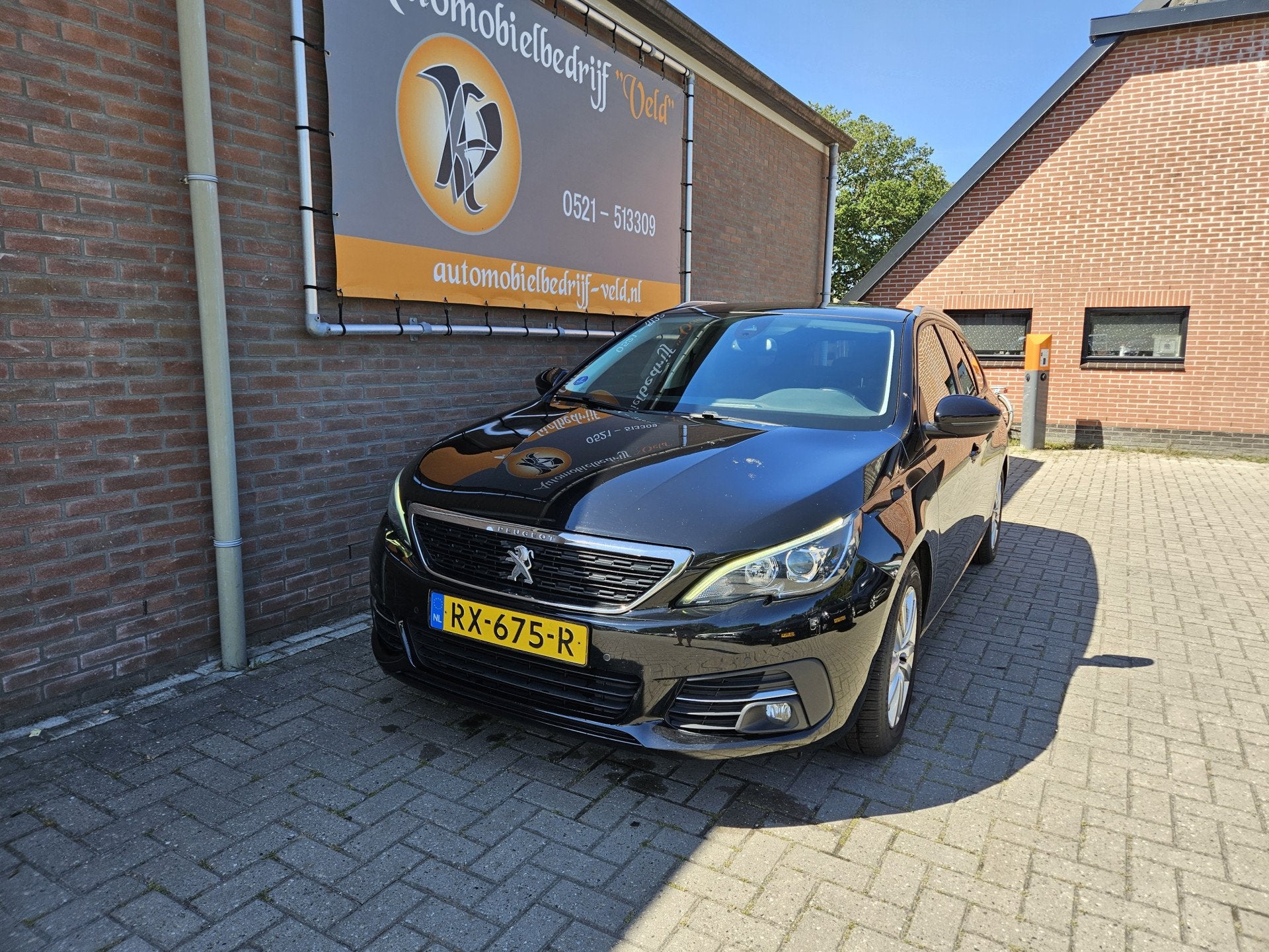 Peugeot 308 SW 1.2 PureTech Blue Lease Executive (koppakking, Voorwielaandrijving, Stof, Gebruikt, 1199 cc