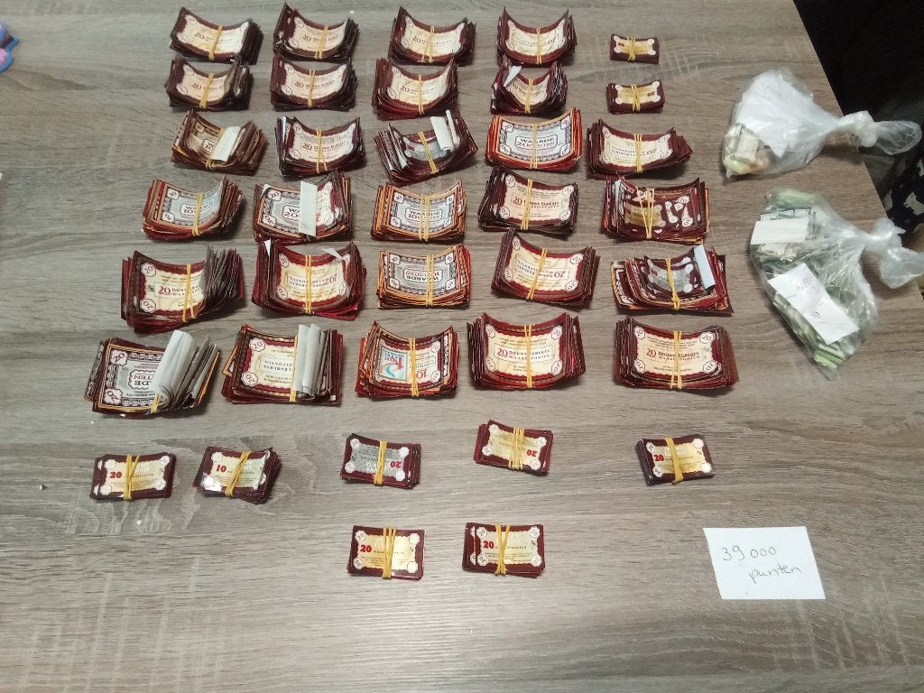 39.000 Douwe Egberts spaarpunten (Winkelwaarde €195,-), Hobby en Vrije tijd, Spaarzegeltjes, Ophalen, Winkel, Super of Benzinepomp