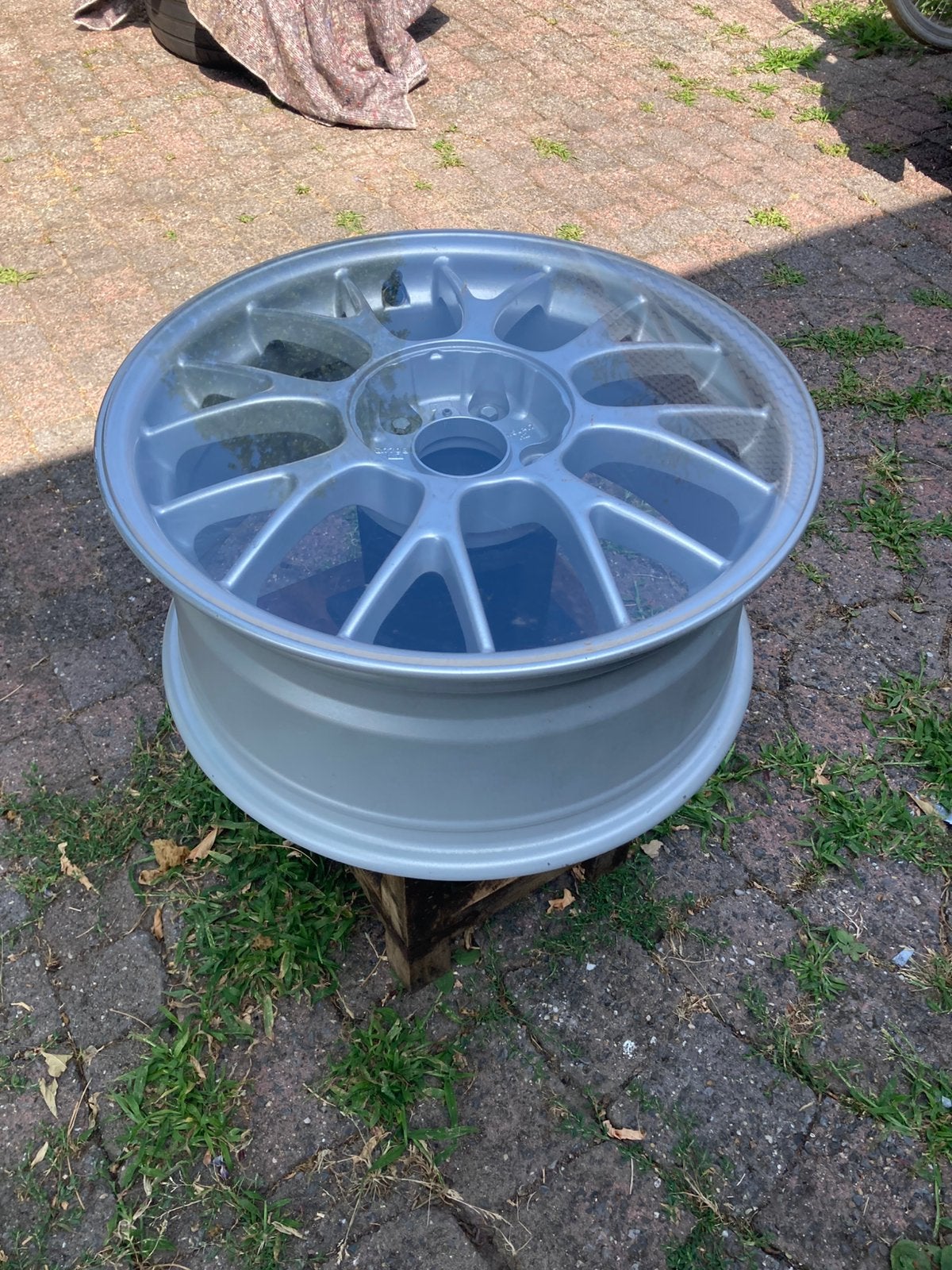 Stoer tafeltje gemaakt van een nieuwe 17 inch velg!, Huis en Inrichting, Tafels | Salontafels, Ophalen