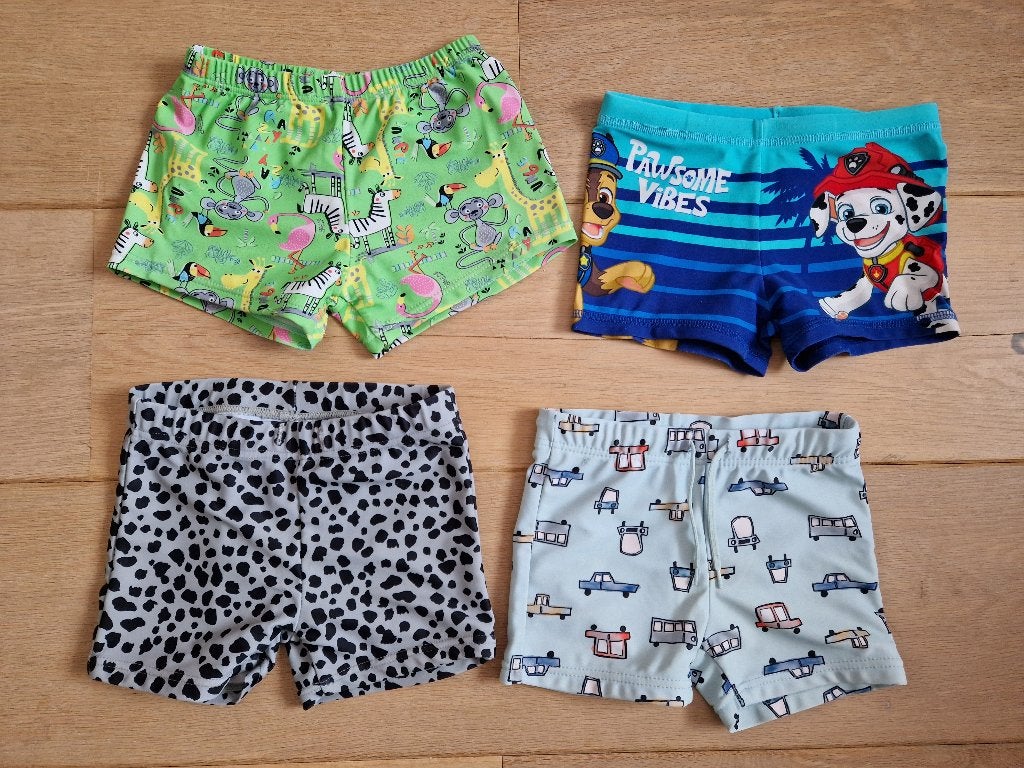 Zwembroek maat 86/92, 4 stuks, Kinderen en Baby's, Kinderkleding | Kinder-zwemkleding, Gebruikt, Ophalen of Verzenden, Zwembroek