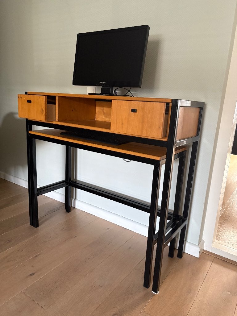 Computortafel/sidetable, Ophalen, Grenenhout, 100 tot 150 cm, Zo goed als nieuw