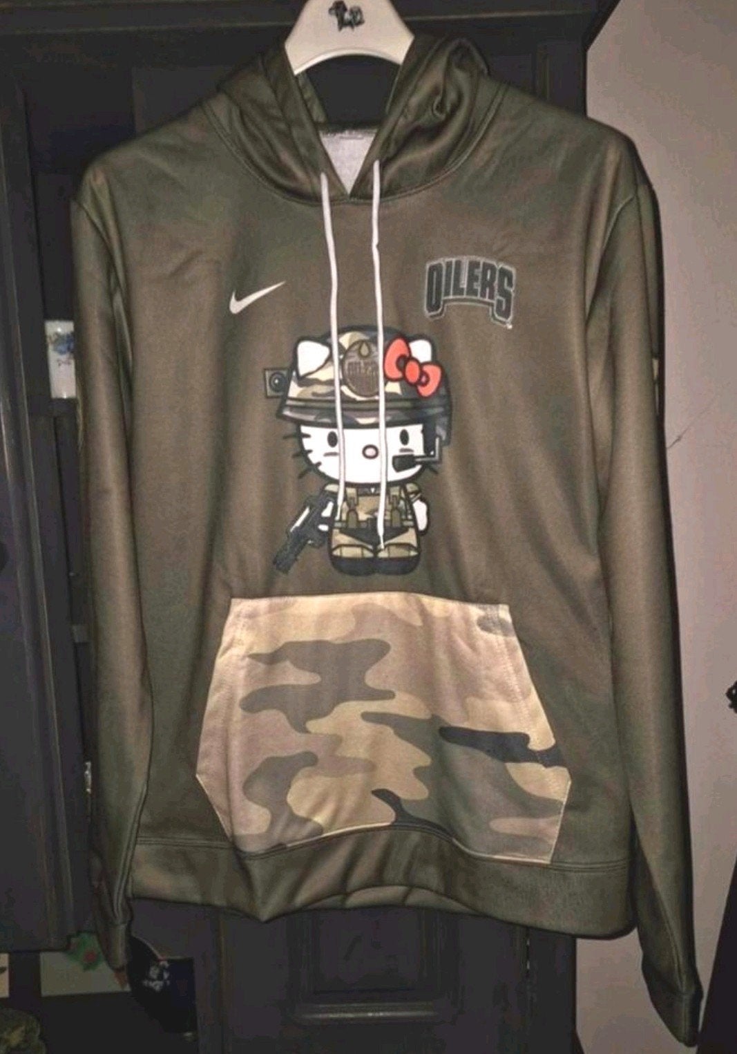 Hello Kitty Edmonton Oilers NHL Veterans Day hoodie M nieuw, Ophalen of Verzenden, Nieuw, Maat 48/50 (M), Groen