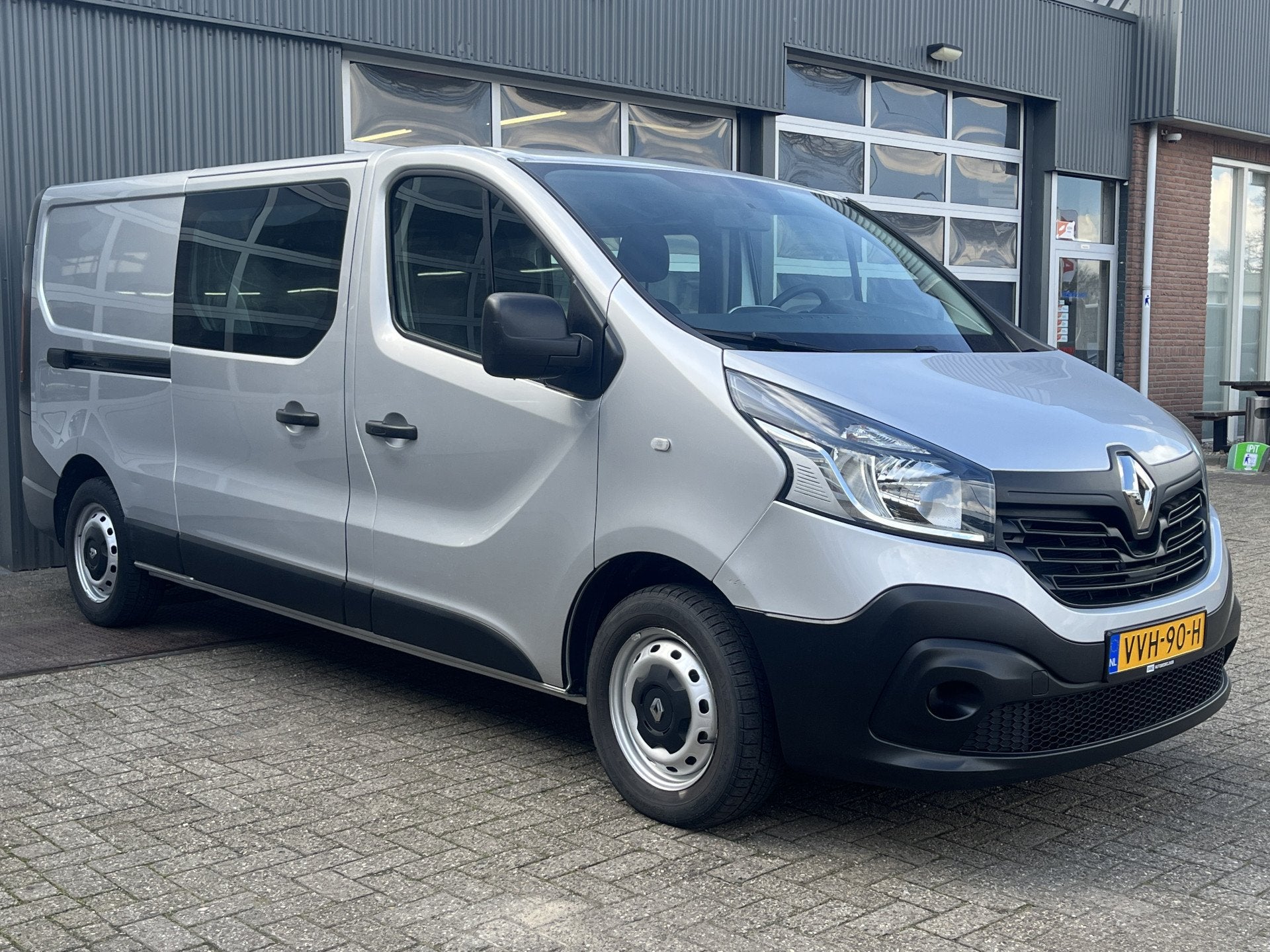 Renault Trafic 1.6 dCi T29 L2H1 DC Marge Btw / Bpm vrij Airc, Auto's, Voorwielaandrijving, Gebruikt, 4 cilinders, Renault