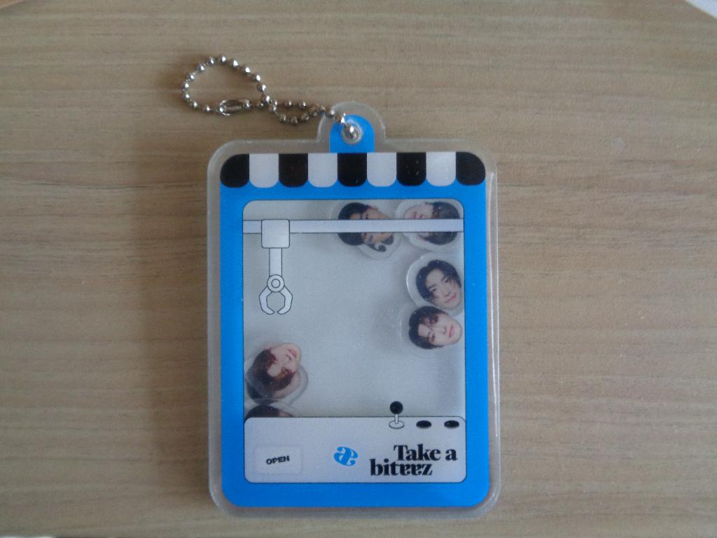 Ateez take a biteez acrylic shaker keychain (zie beschr.!), Ophalen of Verzenden, Zo goed als nieuw, Gebruiksvoorwerp