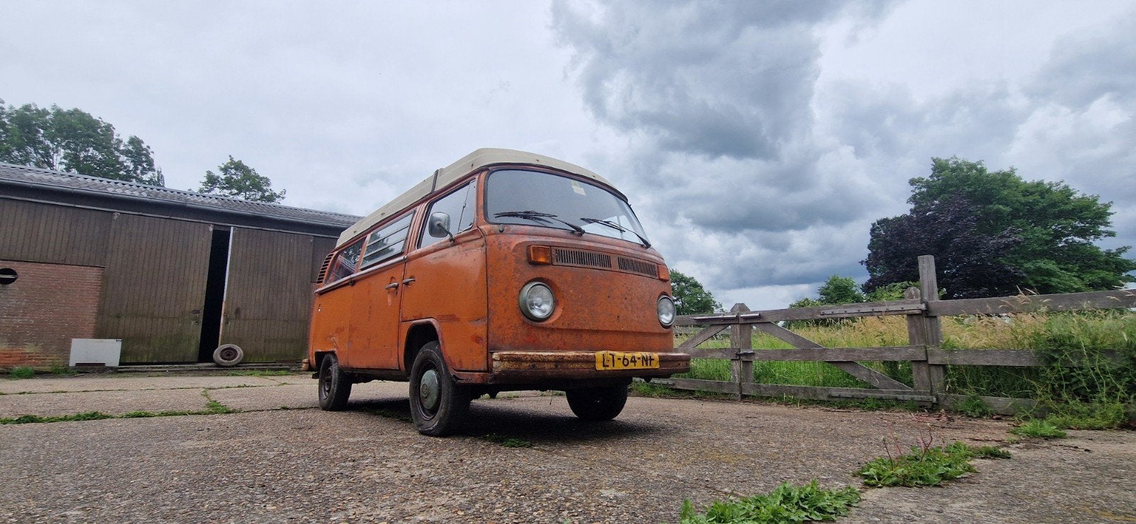 Volkswagen T2b Westfalia Camper  barnfind  T2 schuurvonst, Auto's, Oldtimers, Volkswagen, Handgeschakeld, Particulier, Te koop