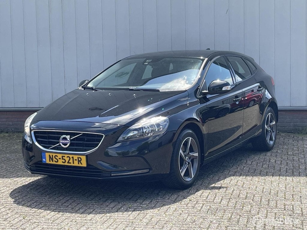 Volvo V40 2.0 D2 Kinetic | Export prijs ex BPM € 4995,- |, Auto's, Voorwielaandrijving, Gebruikt, Euro 6, 4 cilinders