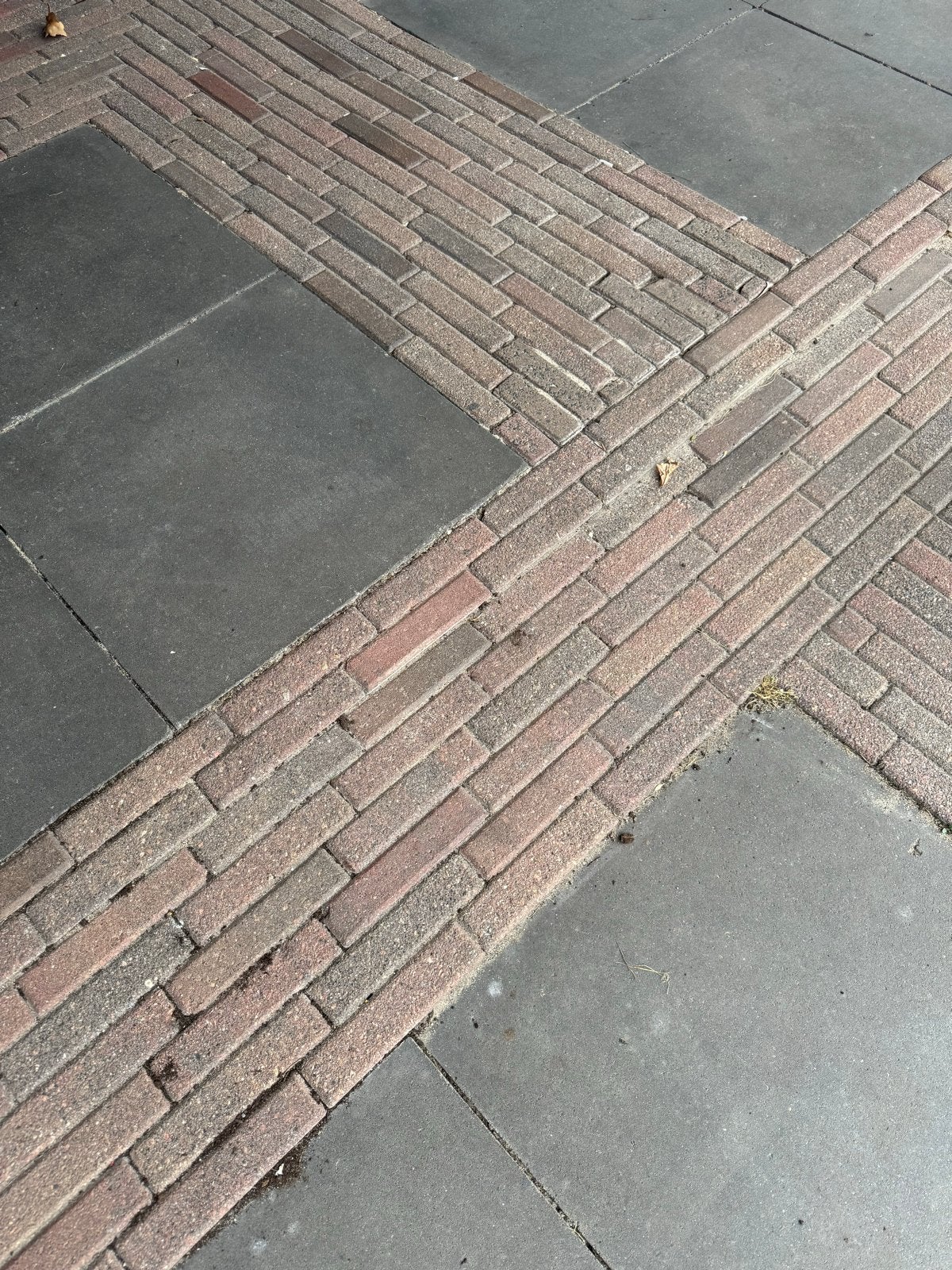 Partij bestrating – ca. 45 m² stenen + 10 tegels, Ophalen, Overige materialen, Gebruikt, Klinkers
