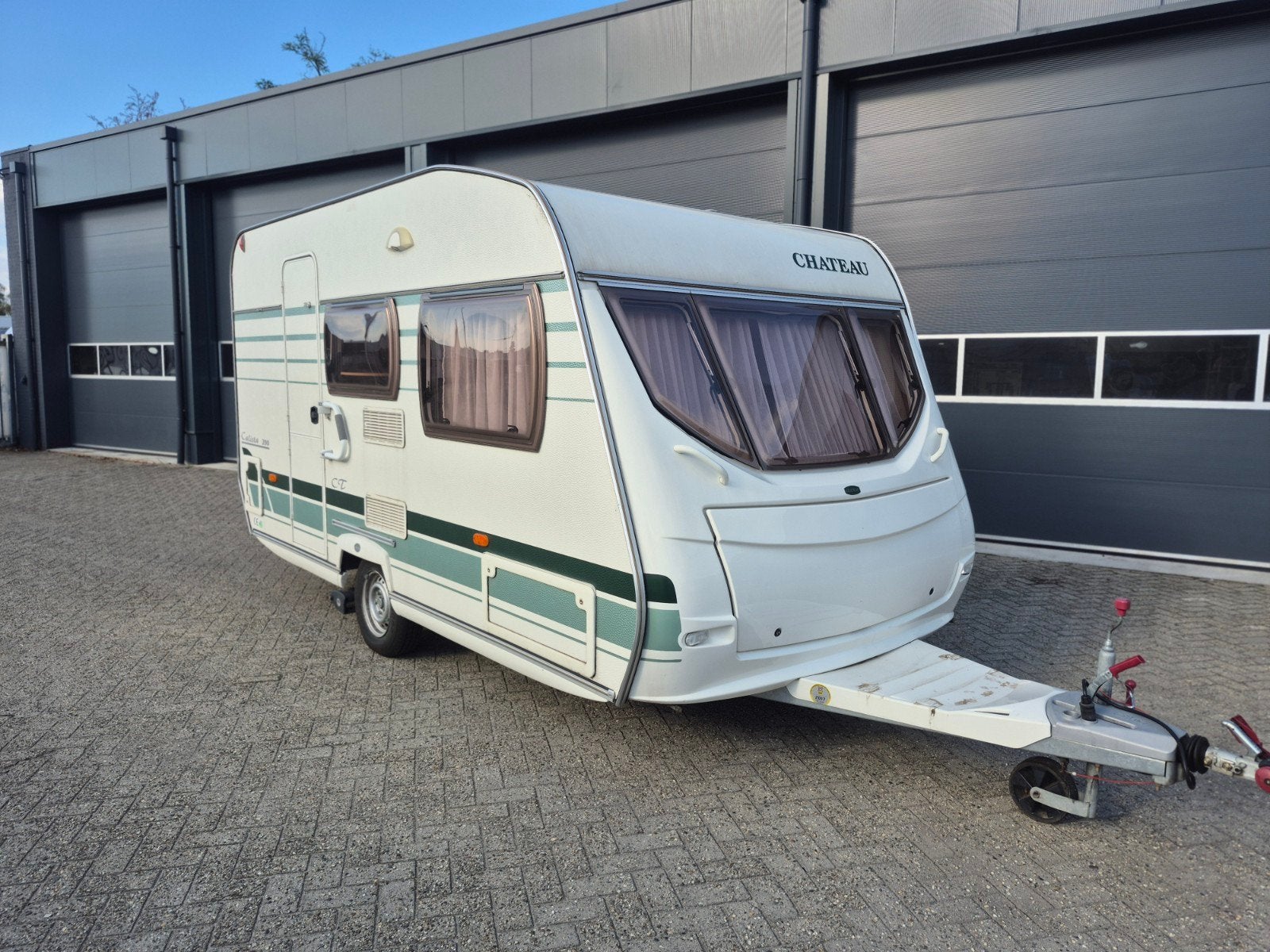 Chateau Calista 390, Caravans en Kamperen, Schokbreker, Dwarsbed, 750 - 1000 kg, Particulier
