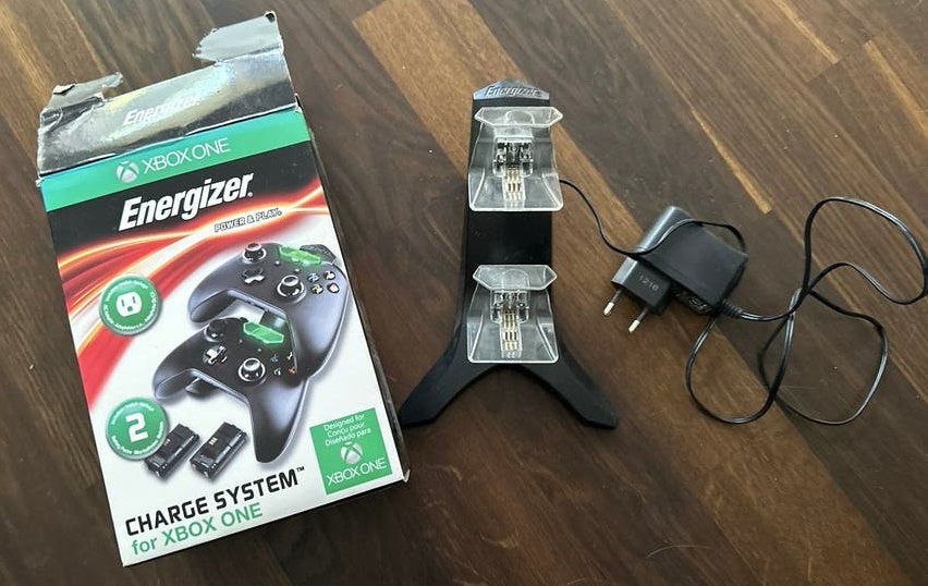 Energizer oplaadstation voor Xbox One controllers, Ophalen of Verzenden, Gebruikt, Voeding of Kabel, Xbox One