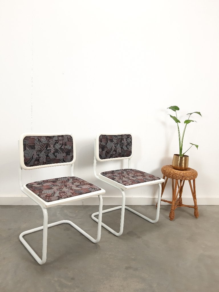 Vintage witte eetkamer buisframe stoelen met leuke print, Ophalen, Gebruikt, Twee, Hout