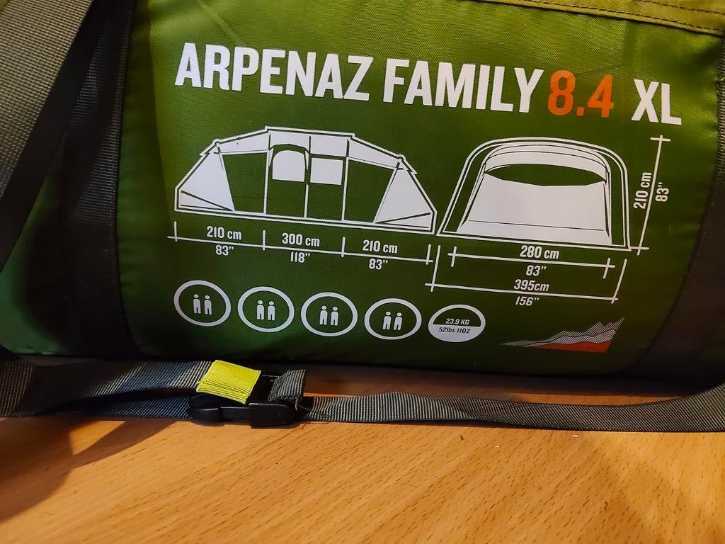 Quechua arpenaz family 8.4 xl 8 persoons tent, Caravans en Kamperen, Tenten, Ophalen, Tot en met 4