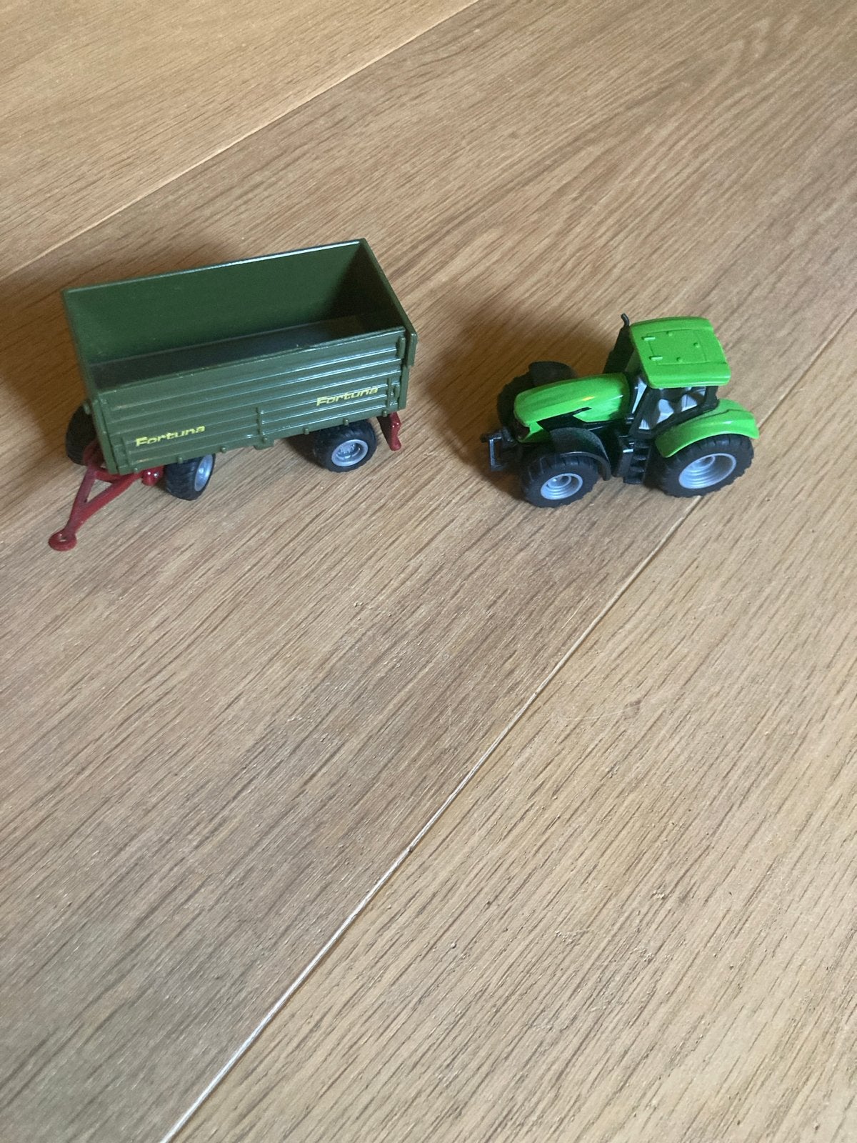 Siku Tractor met aanhanger - nieuw, Ophalen of Verzenden, Zo goed als nieuw