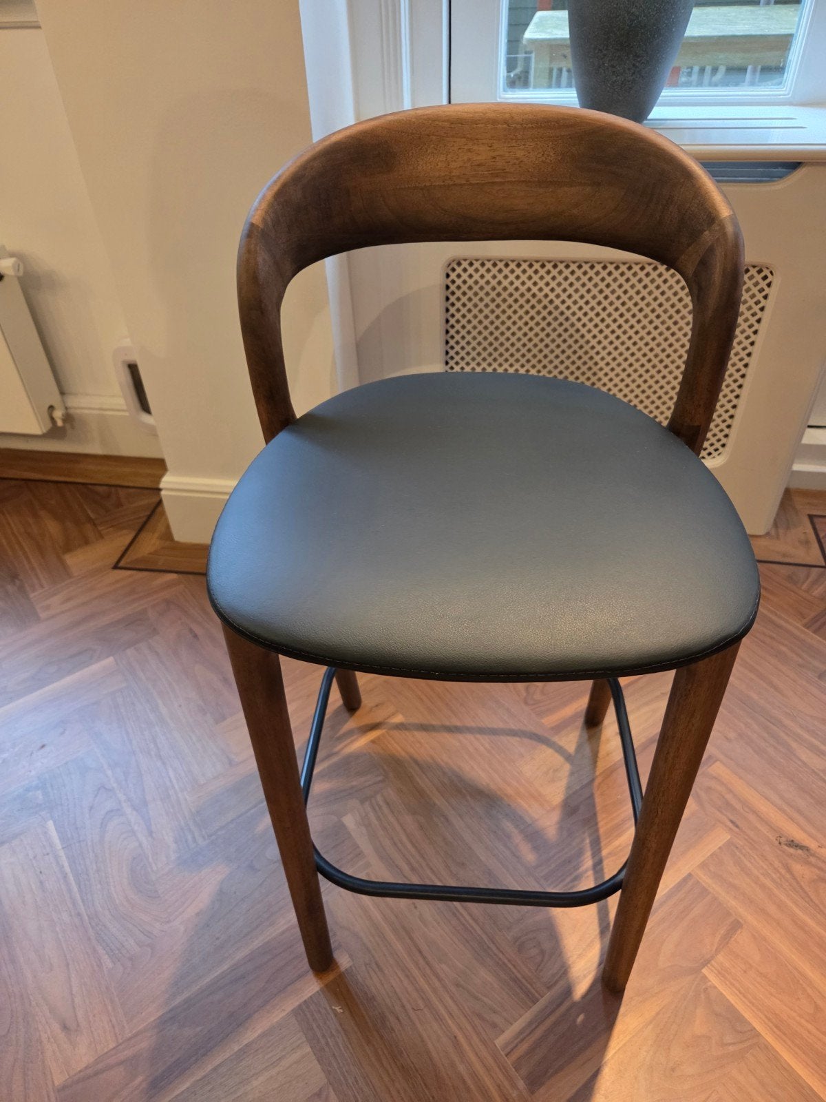 barkruk Artisan Neva Light, 1 kruk, Ophalen, Zo goed als nieuw, 60 tot 90 cm