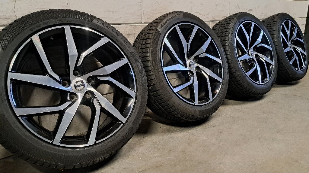 R-Design bi-color Volvo V60 S60 velgen 235/45/18, Auto-onderdelen, 18 inch, Gebruikt, Banden en Velgen, 235 mm