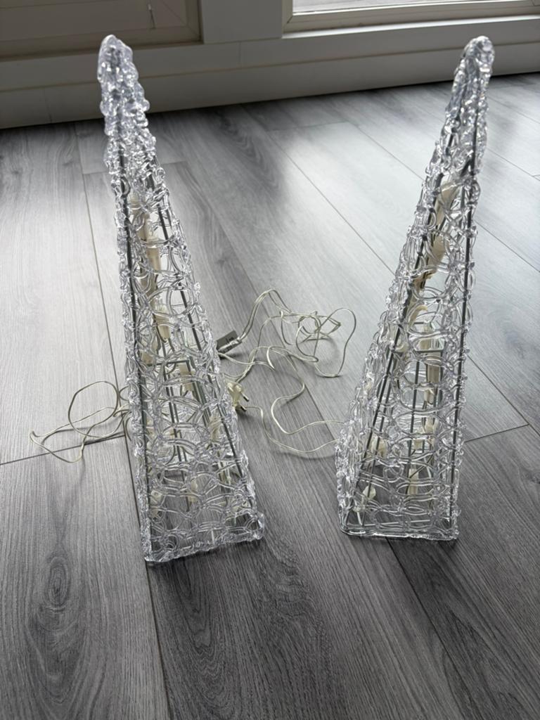 Verlichte piramide 47cm hoog, Ophalen of Verzenden, Zo goed als nieuw