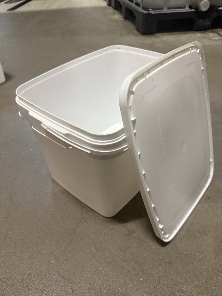 Kunststof emmer met deksel – 25 liter (wit), Ophalen, Gebruikt, Kunststof, Met deksel
