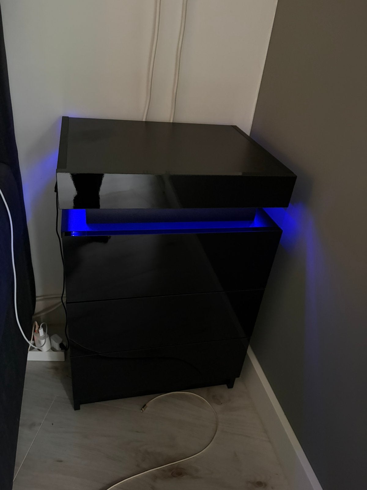 Nachtkast met led, Ophalen, Zo goed als nieuw, Minder dan 45 cm, Minder dan 55 cm