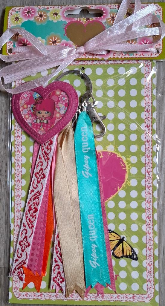 Sleutelhanger tashanger hartje met lintjes., Ophalen of Verzenden, Nieuw, Overige typen