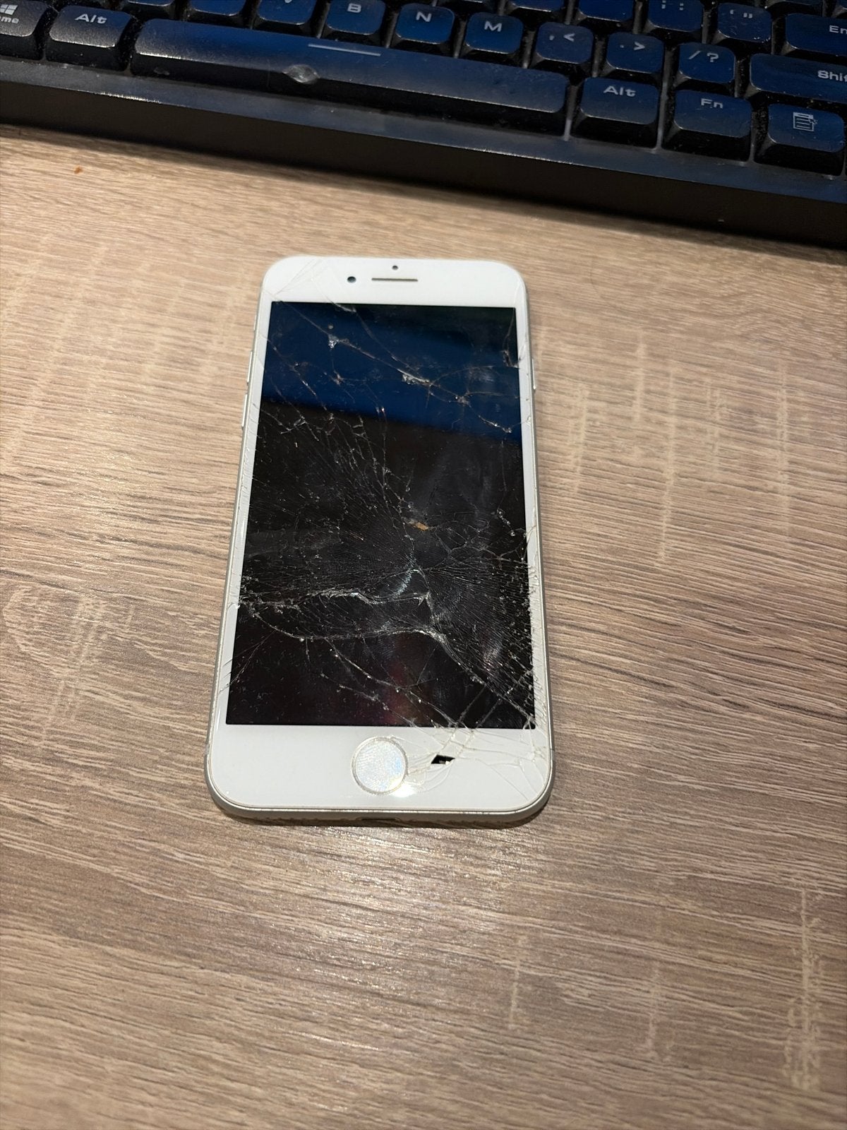 iPhone SE (2020) - Gebarsten scherm, werkt nog, Ophalen, Wit, 64 GB, Zonder simlock