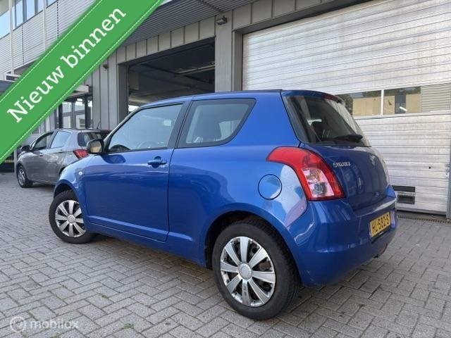 Suzuki Swift 1.3 Exclusive Benzine Nette auto carplay Airco, Gebruikt, 31 €/maand, Swift, Bedrijf
