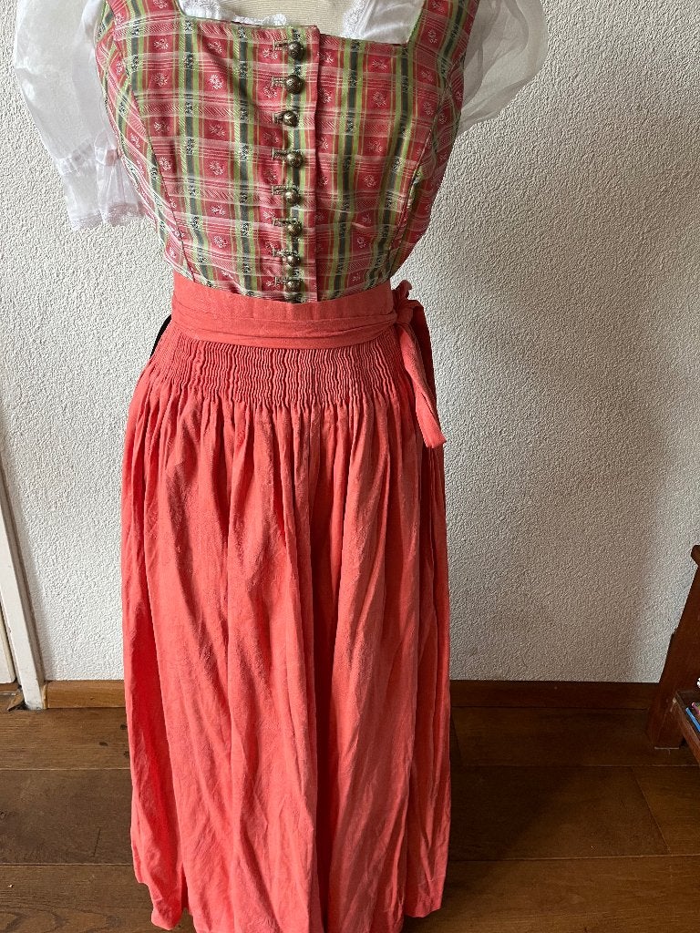 Dirndl Wenger maat 40 met blouse en schort nr 46, Maat 38/40 (M), Wenger, Ophalen of Verzenden, Overige thema's