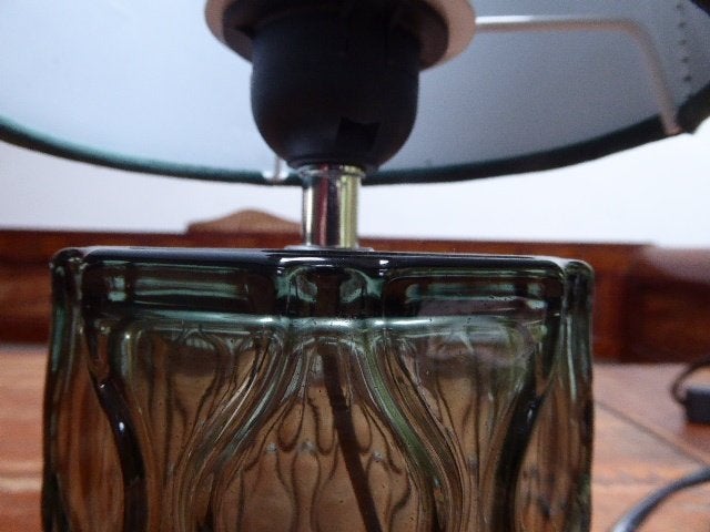 Vintage lampje van geperst glas met kapje, Antiek en Kunst, Ophalen of Verzenden