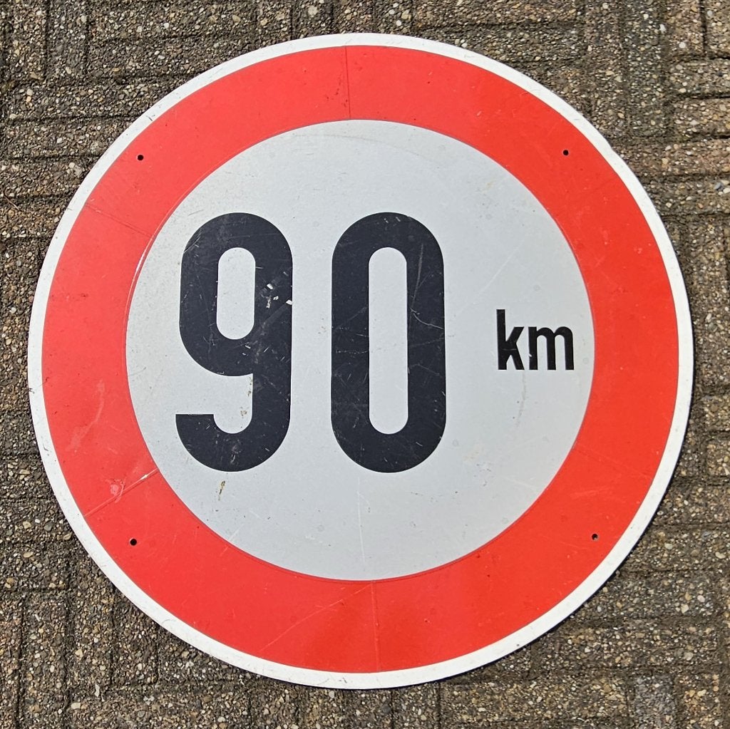 Origineel verkeersbord 90km rond 75cm, Verzamelen, Merken en Reclamevoorwerpen, Ophalen of Verzenden, Gebruikt, Overige typen