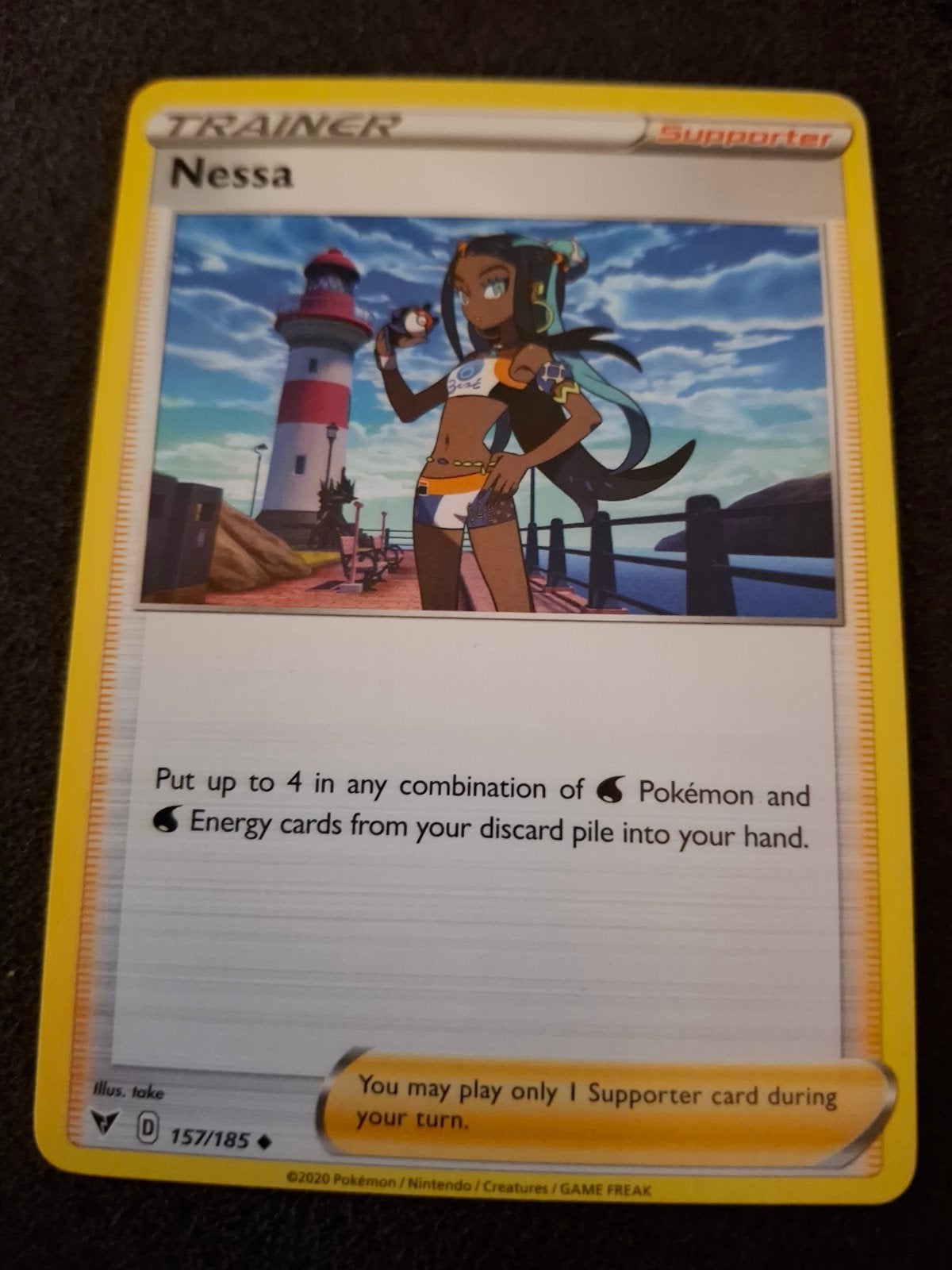 Pokémon TCG Nessa Trainer Kaart 157/185, Hobby en Vrije tijd, Verzamelkaartspellen | Pokémon, Ophalen of Verzenden, Zo goed als nieuw