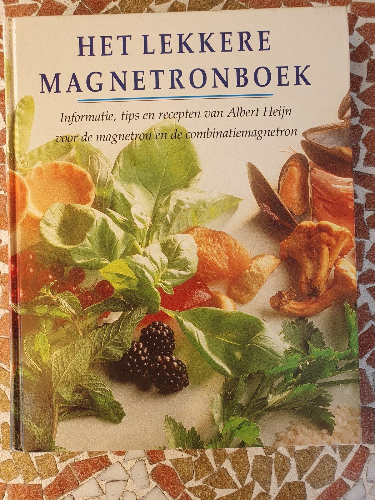 Het lekkere magnetronboek van Albert Heijn, Boeken, Kookboeken, Ophalen of Verzenden, Zo goed als nieuw, Nederland en België