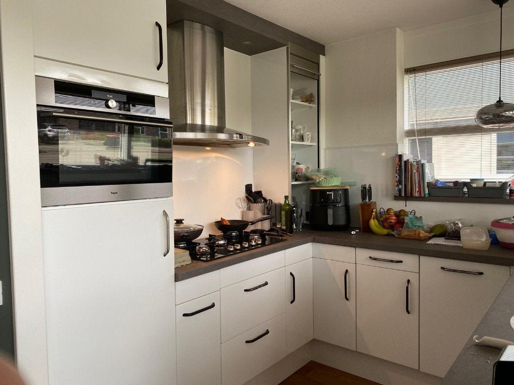 Keuken inclusief Quooker, koelkast, combi-oven & afzuigkap, Ophalen, Gebruikt, U-keuken, Wit