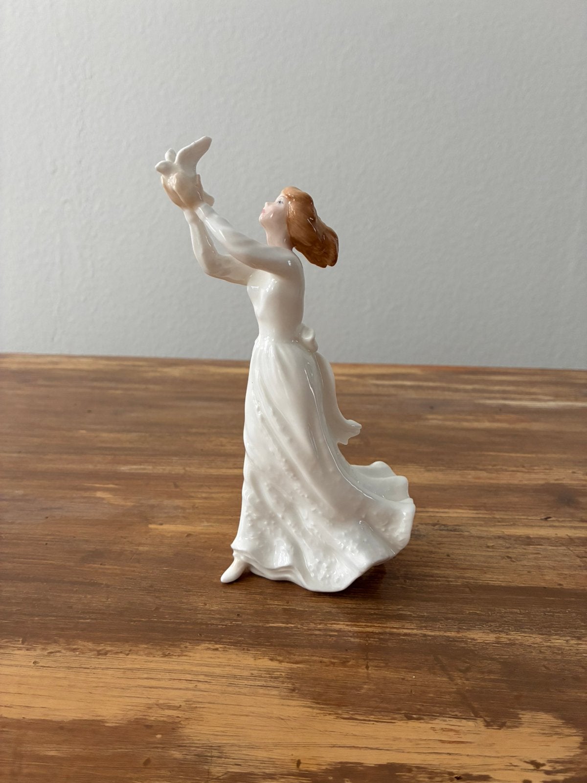 Royal Doulton dame / Thinking of you, Verzamelen, Ophalen of Verzenden, Zo goed als nieuw, Mens