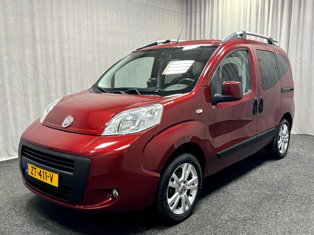 Fiat Qubo 1.4 8v CNG 77pk 2013 Rood, Auto's, Fiat, Voorwielaandrijving, CNG (Aardgas), Overige kleuren, Handgeschakeld