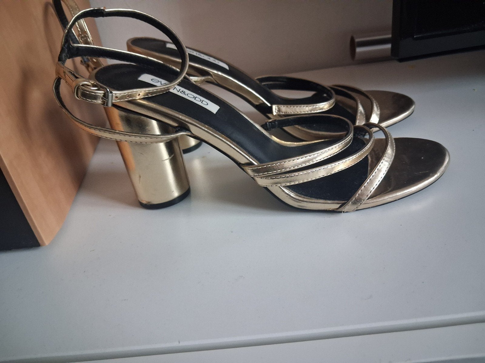 Even&Odd Goudkleurige Hakken Maat 41, Kleding | Dames, Pumps, Overige kleuren, Ophalen of Verzenden, Gedragen