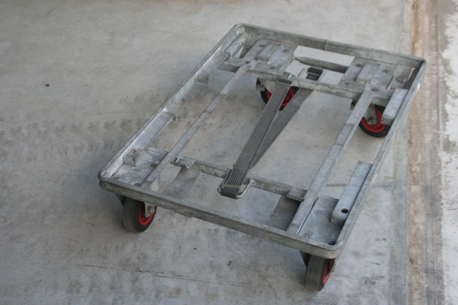 Foto 2 van Stevige transportroller 60x80cm, dolly, hondje