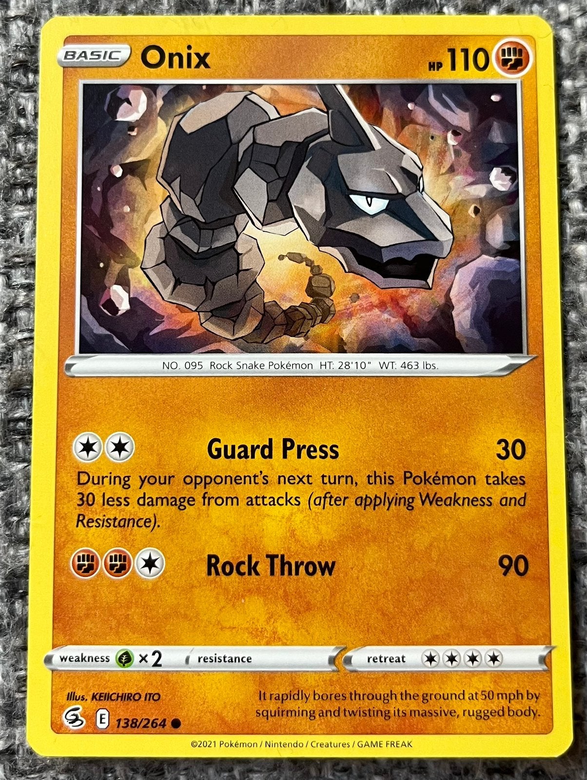 Pokémonkaart van Onix (095) • Fusion Strike (138/264), Verzenden, Nieuw, Losse kaart