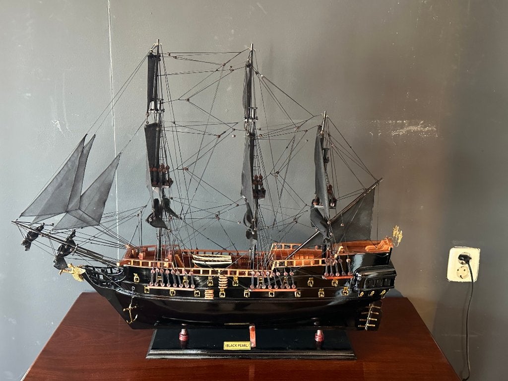 Black Pearl Ship Pirates of the Caribbean, Ophalen