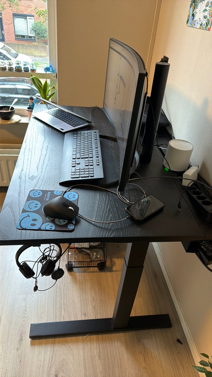 IKEA MITTZON desk – Black | €200 new, Ophalen, Zo goed als nieuw