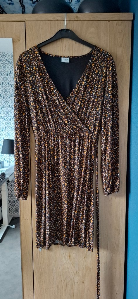 Gebloemd jurkje, Meerkleurig, Ophalen of Verzenden, Zo goed als nieuw, Maat 34 (XS) of kleiner