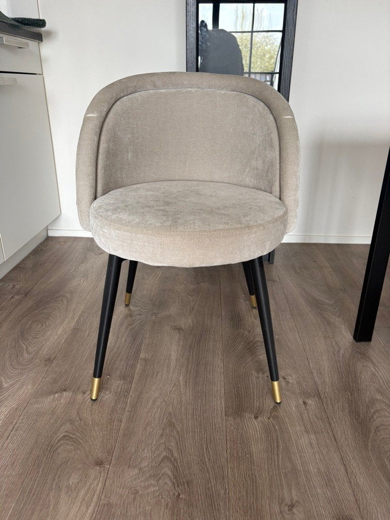 2x Beige Eichholtz eetkamerstoel met zwarte poten, Huis en Inrichting, Ophalen, Twee, Overige kleuren, Zo goed als nieuw