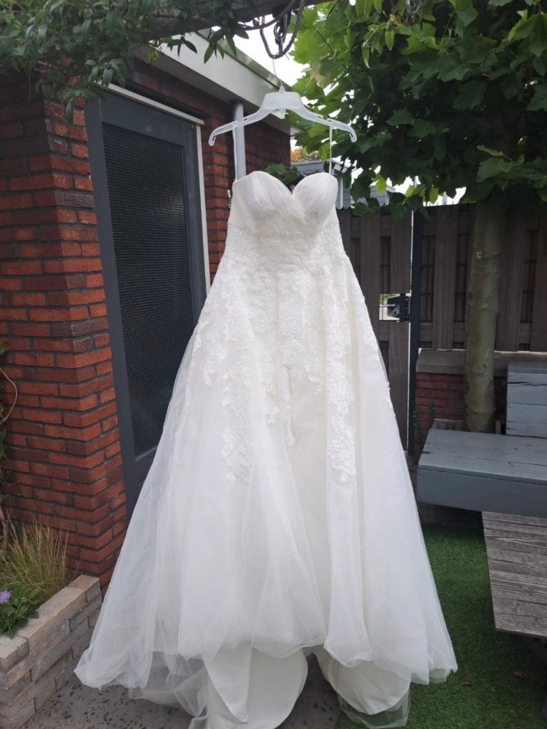 Bruidsjurk W1 white one, Ophalen, Zo goed als nieuw, Wit, Trouwjurk