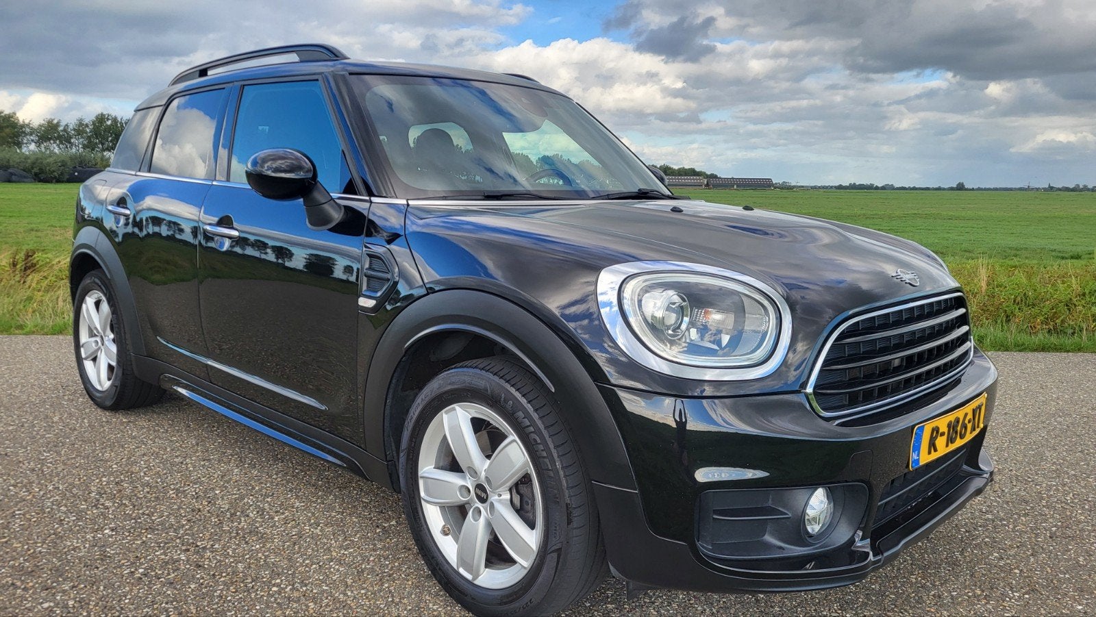 Mini Countryman Cooper !1.5 136pk 2019 Carplay Leder Navi LM, Auto's, Mini, 136 pk, Countryman, 715 kg, Zwart