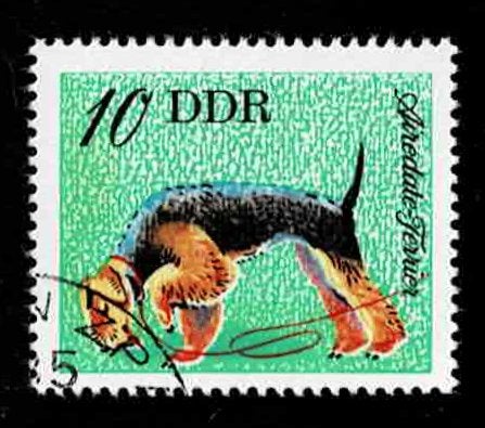 postzegel 1832 DDR honden Airedale Terriër, Ophalen of Verzenden, DDR, Gestempeld