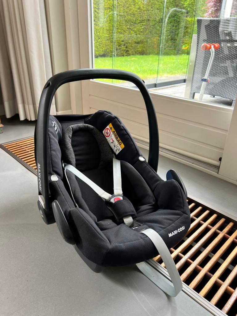 Maxi-cosi Rock met voetenzak, Ophalen, Autogordel of Isofix, Gebruikt, 0 t/m 13 kg